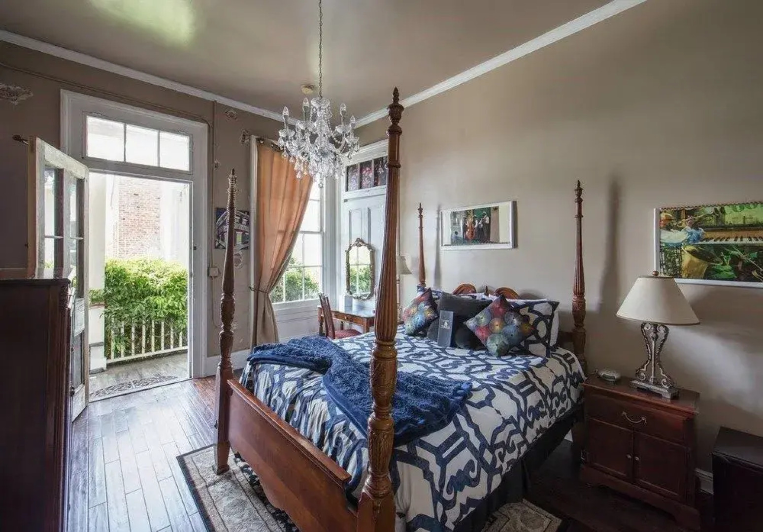 Fleur De Lis Mansion