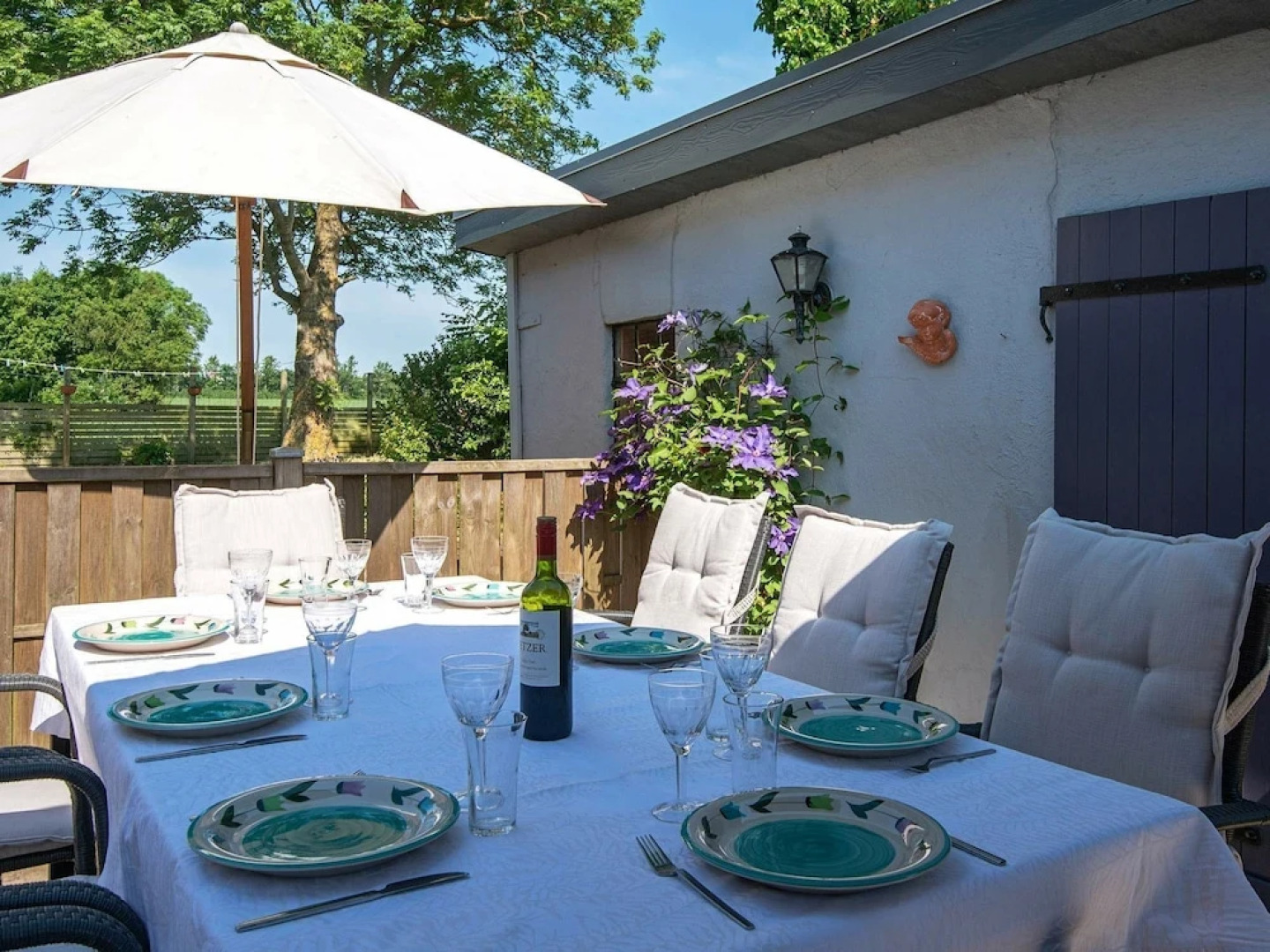 Tranquil Holiday Home in Højer with Sprawling Gardens