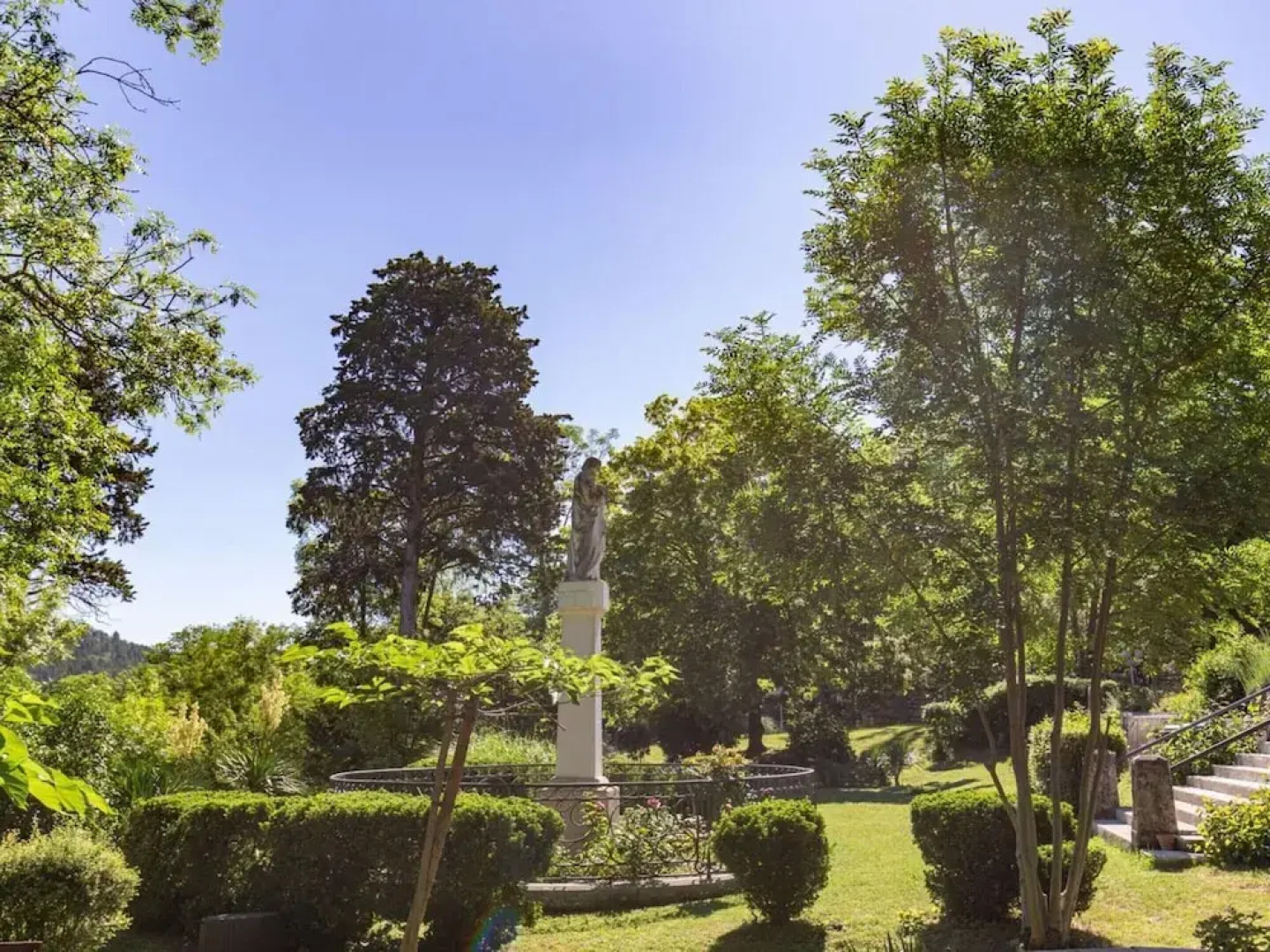 Residence Near Esperaza in a Beautiful Area