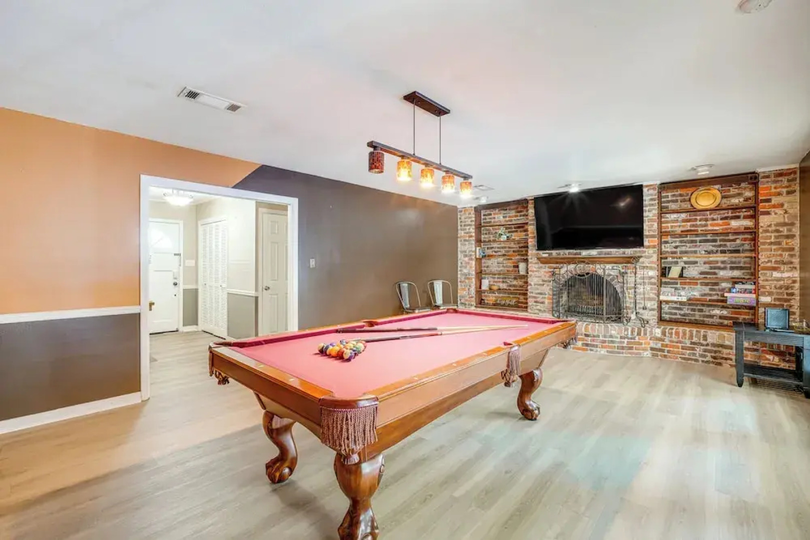 2 Mi to Gulfport Beaches: Poolside Paradise!