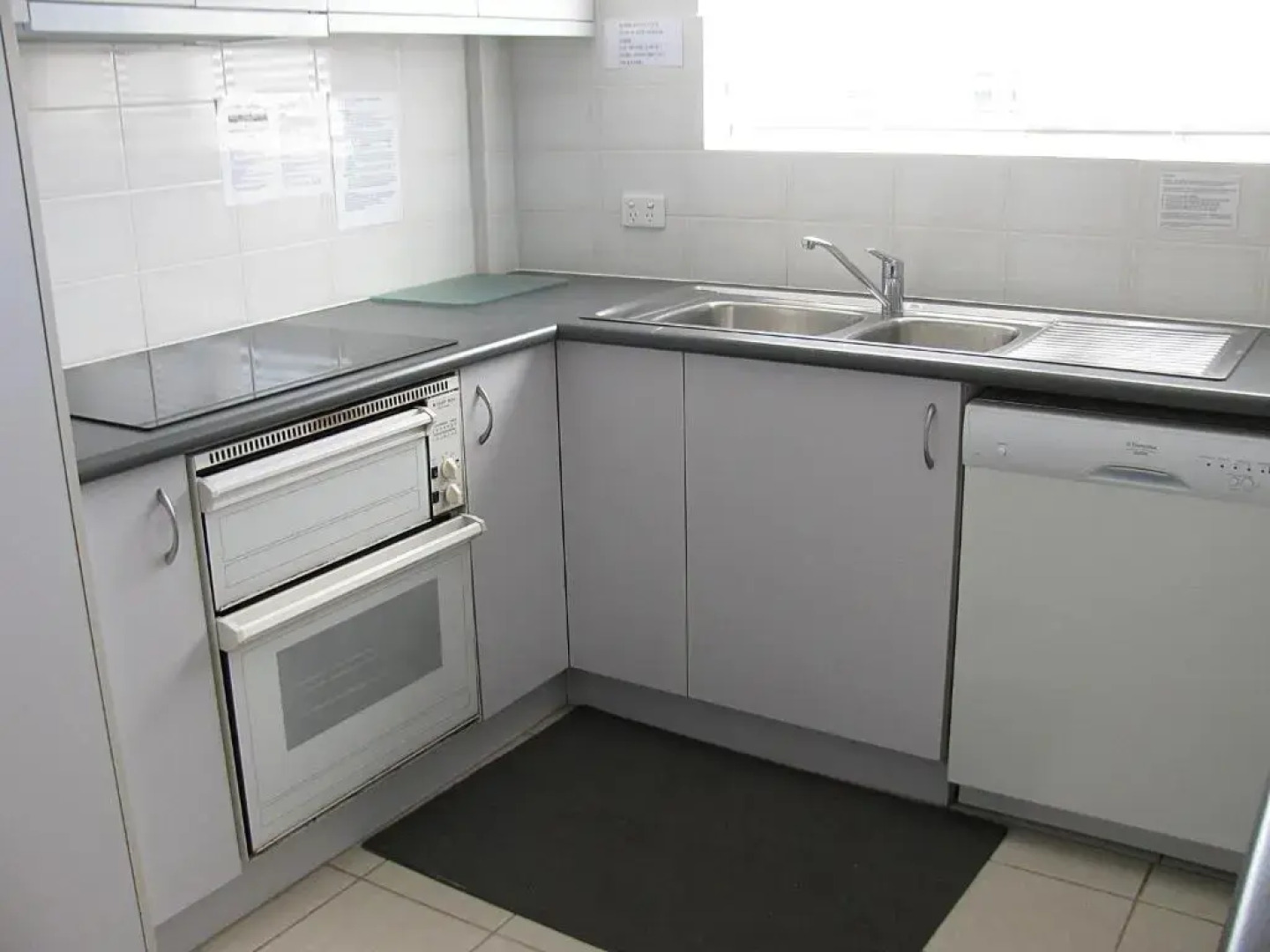 Toowoon Beach View 3br Villa 4 just steps to beach with views