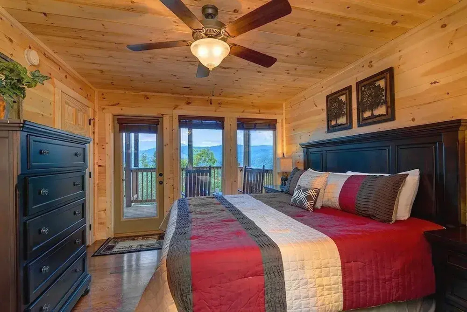 Majestic Mountain View - 4 Bedrooms, 4.5 Baths, Sleeps 12 4 Cabin by RedAwning