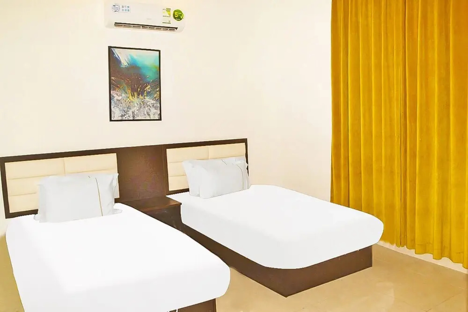 OYO 617 Rose Plaza Hotel