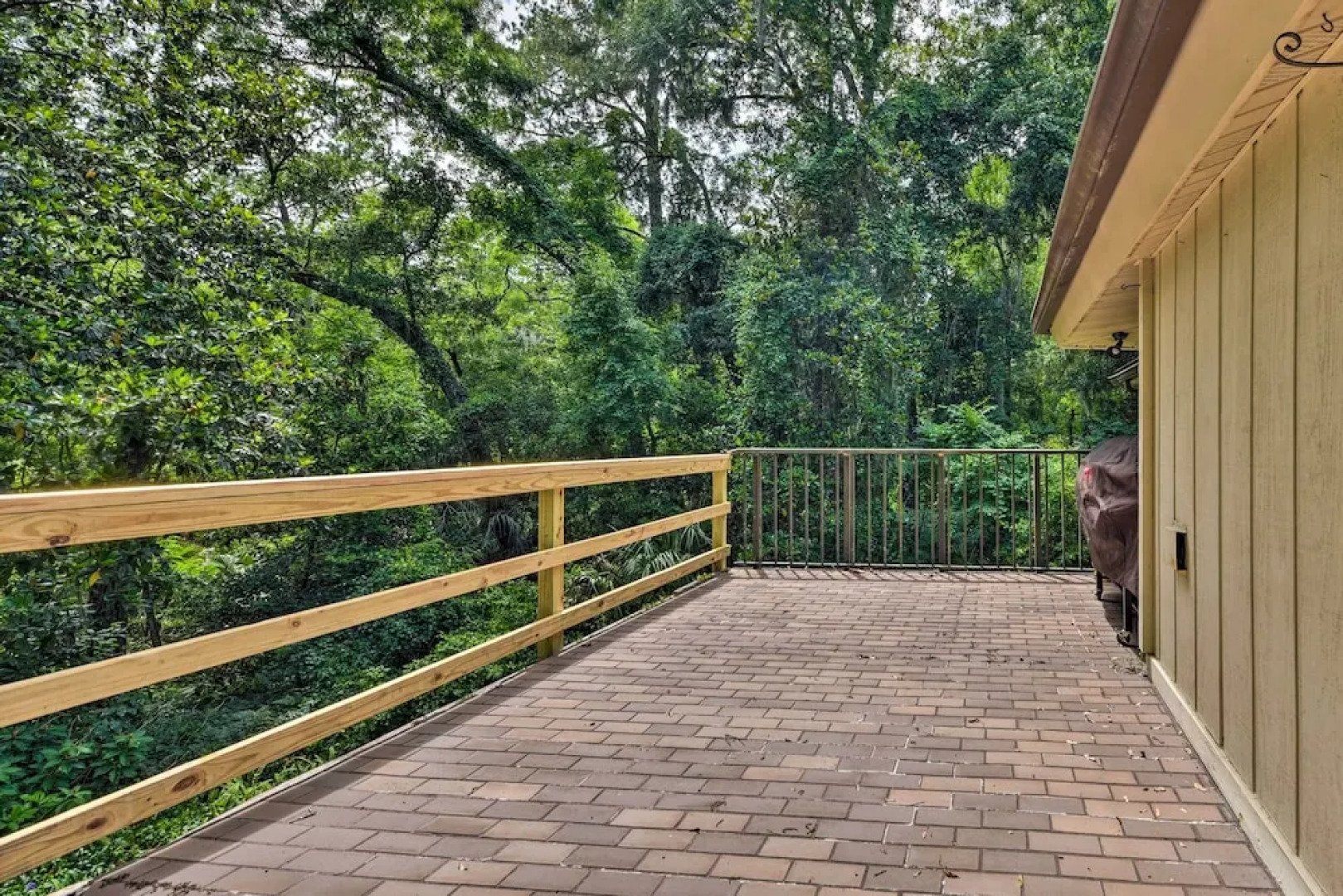 Jacksonville Home on 1 Acre ~ 6 Mi to Beach!