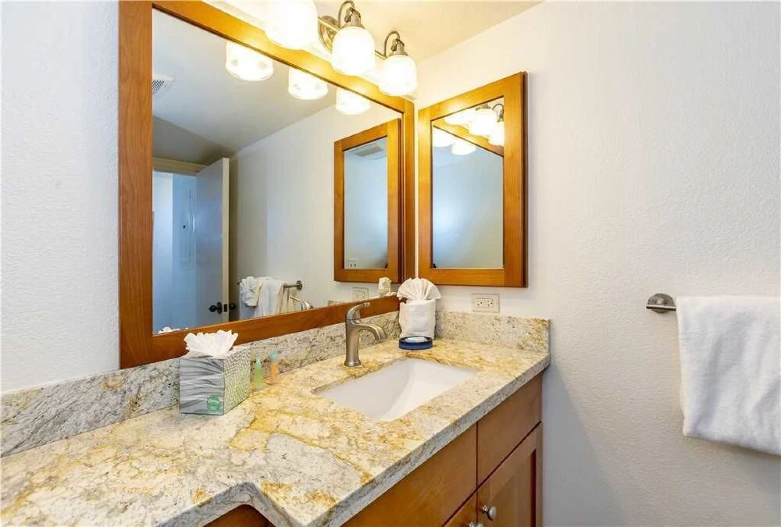 Kamaole Sands 07-206 - 1 Br Condo