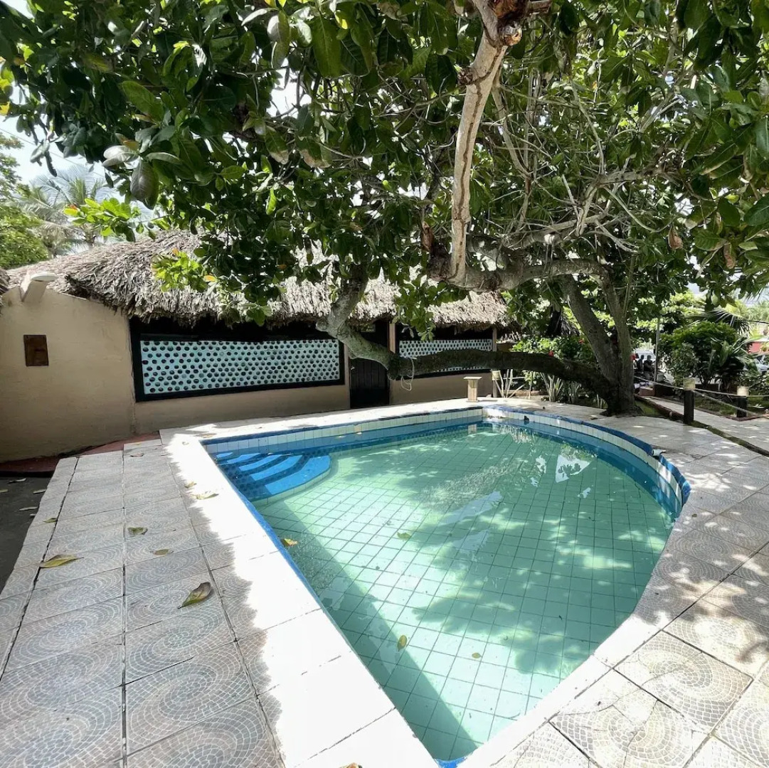 Johnny's Place Hotel