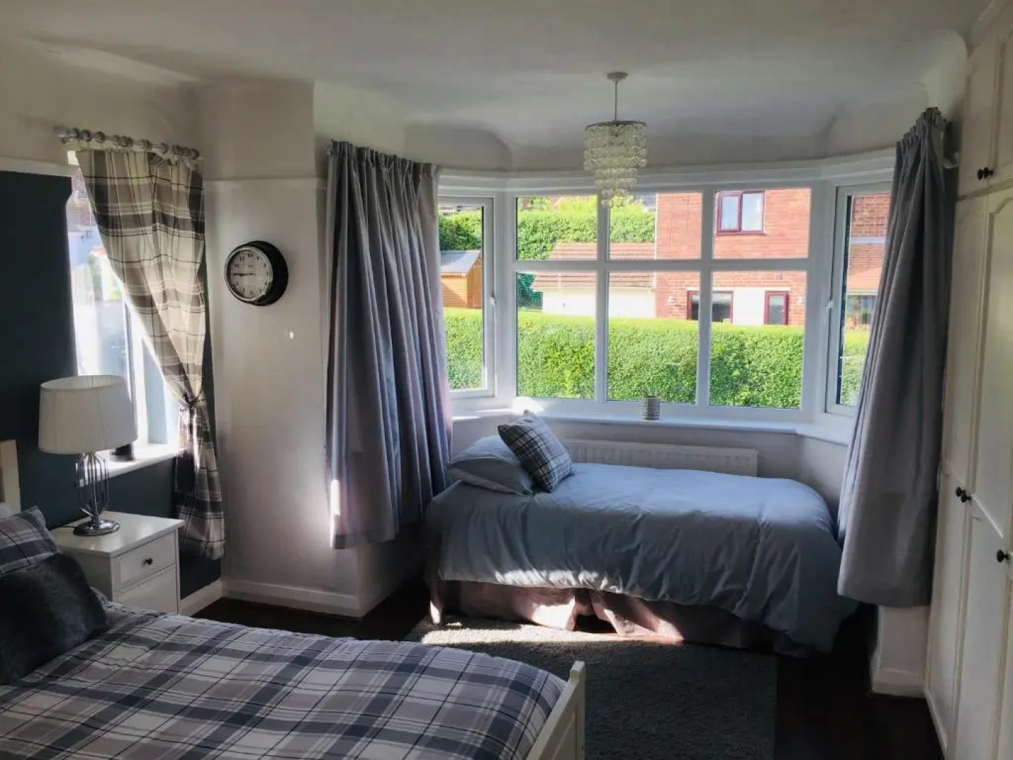 Sunnyside - Large Seaside Home with views and Hot Tub