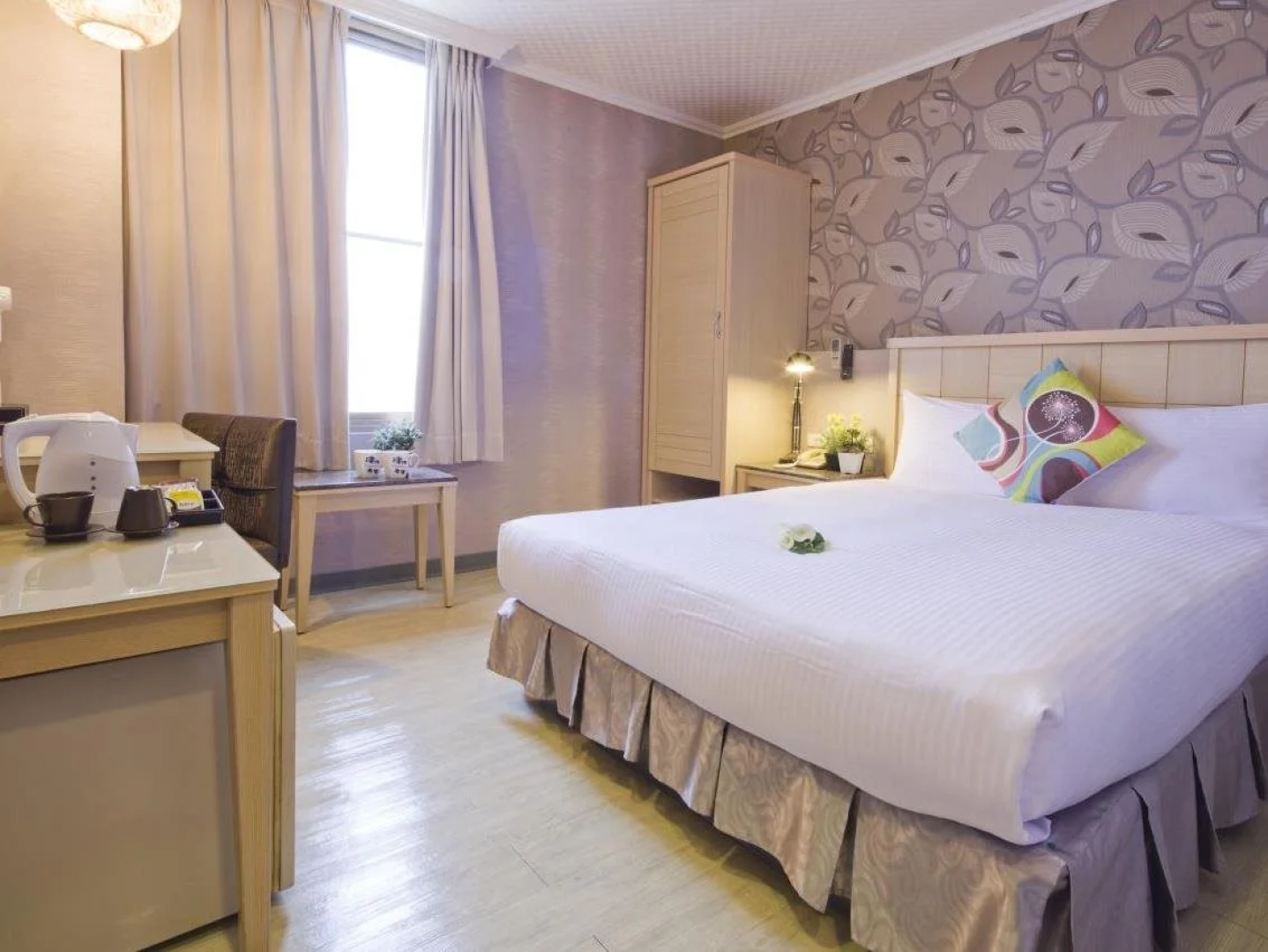 Just Enjoy Business Hotel