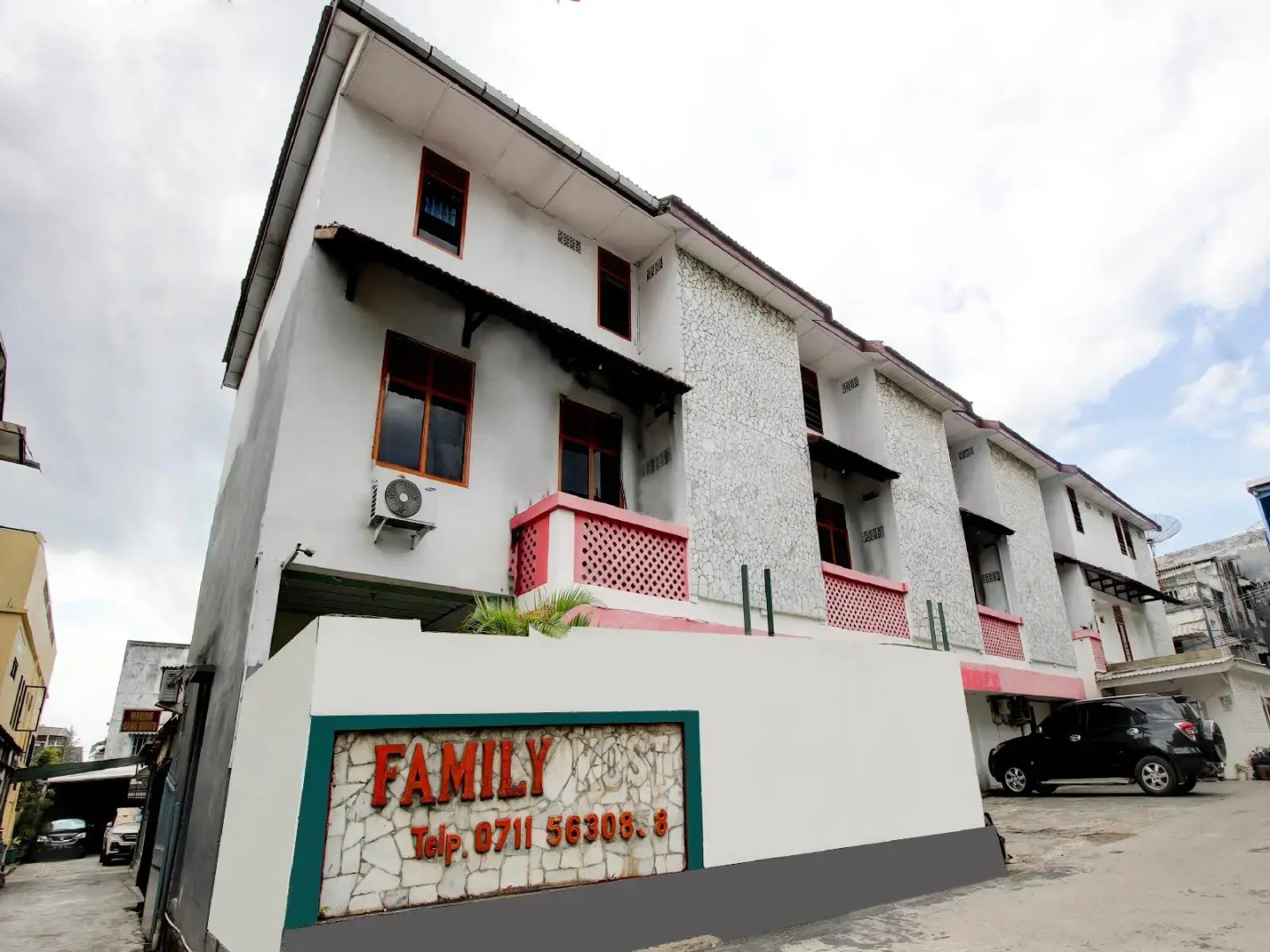 OYO 3872 Wisma Family