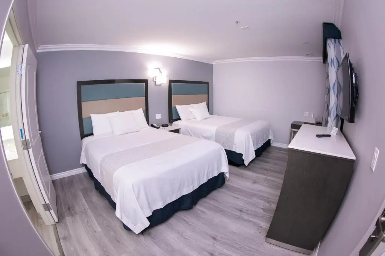 Travelodge Inn & Suites by Wyndham West Covina