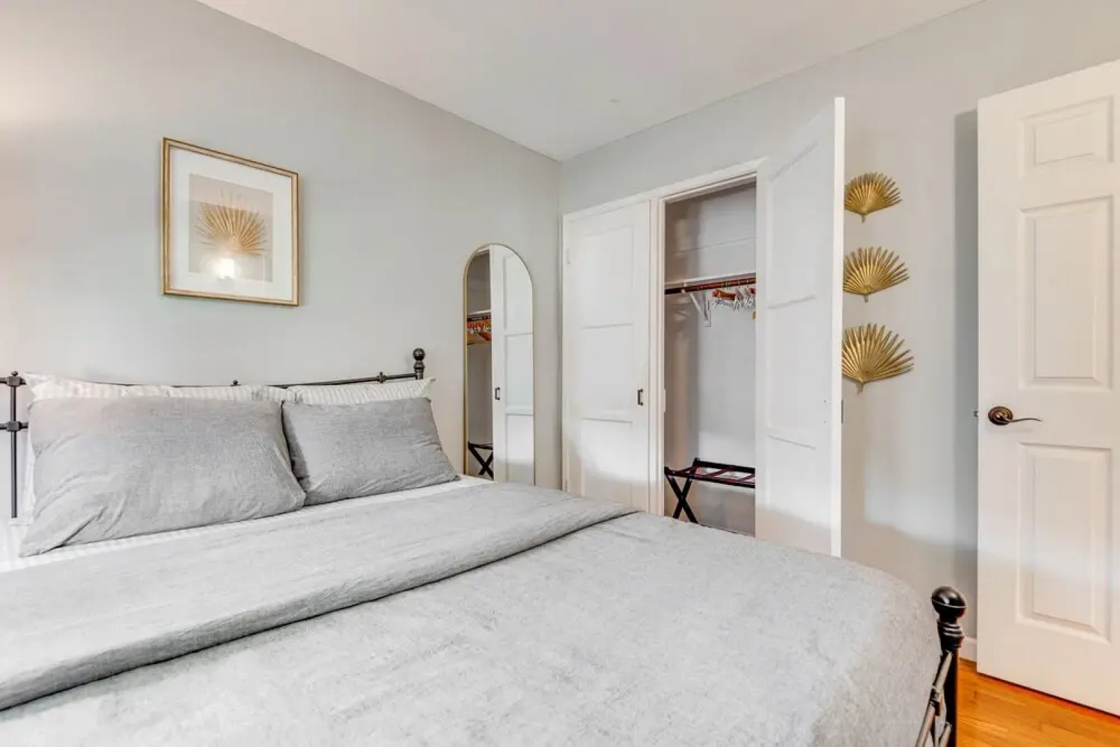 Centrally Located Burbank Duplex Near Hollywood!