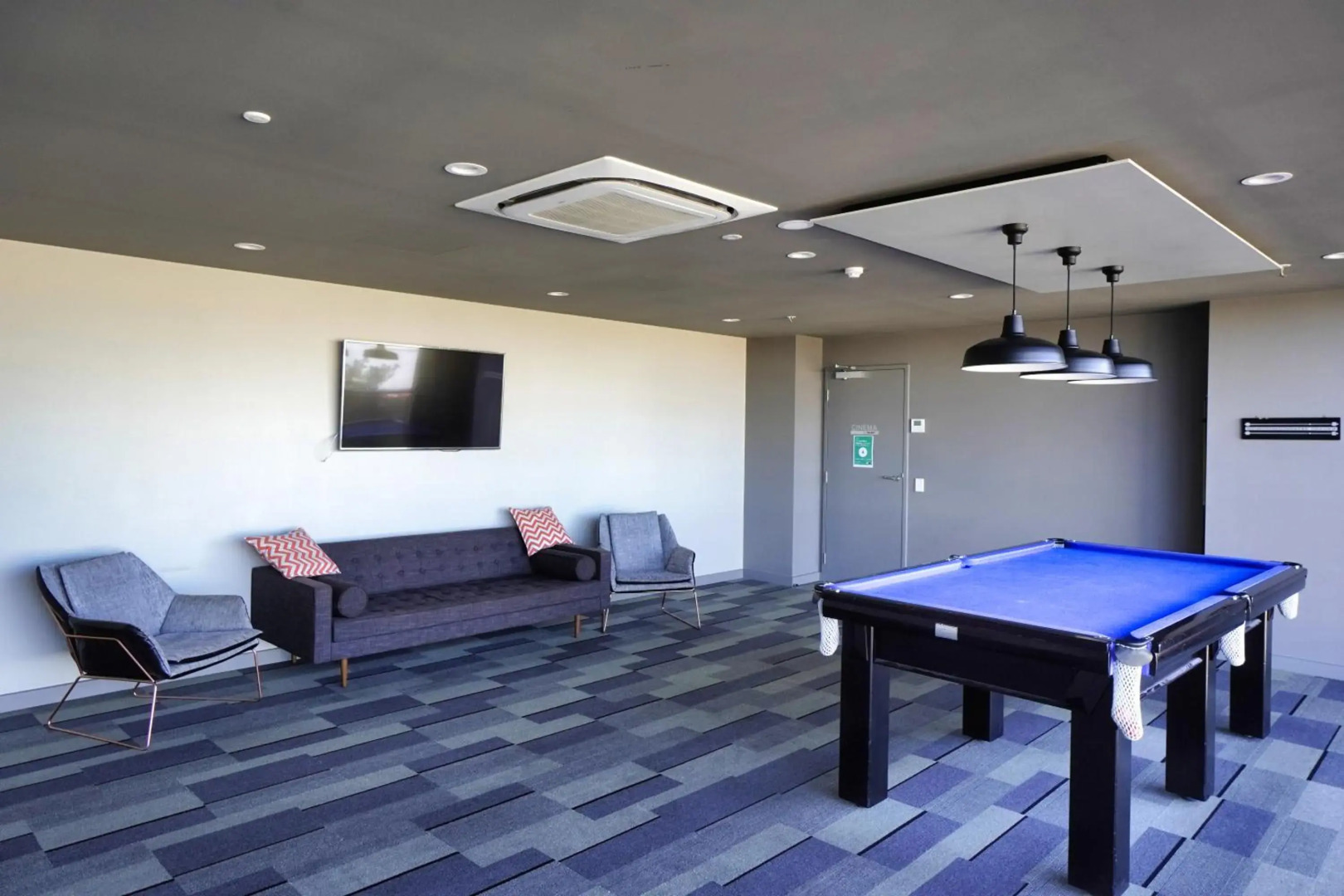 Luxury 2 Bedroom Apartment - Adelaide CBD