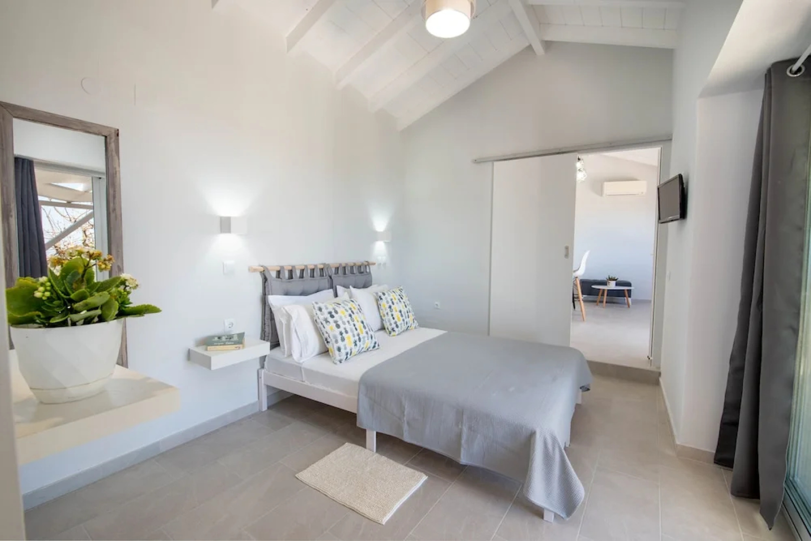 Paxos Couple House By Konnect