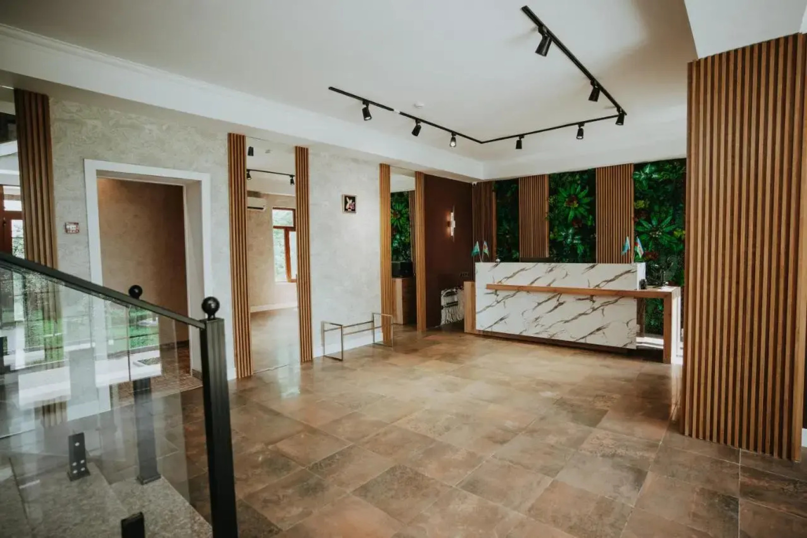 Lakeside Hotel & Spa