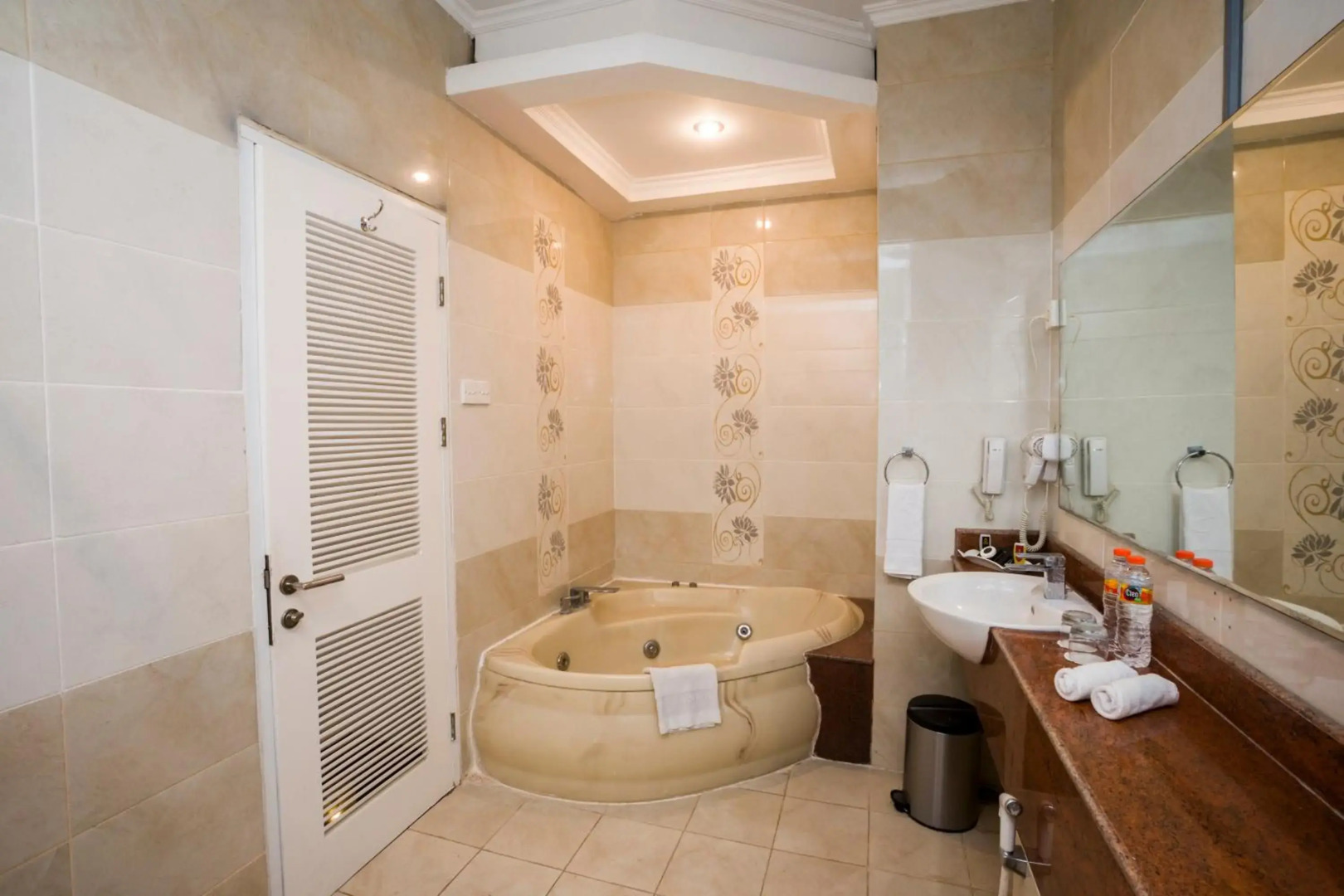 Sutan Raja Hotel And Convention Centre