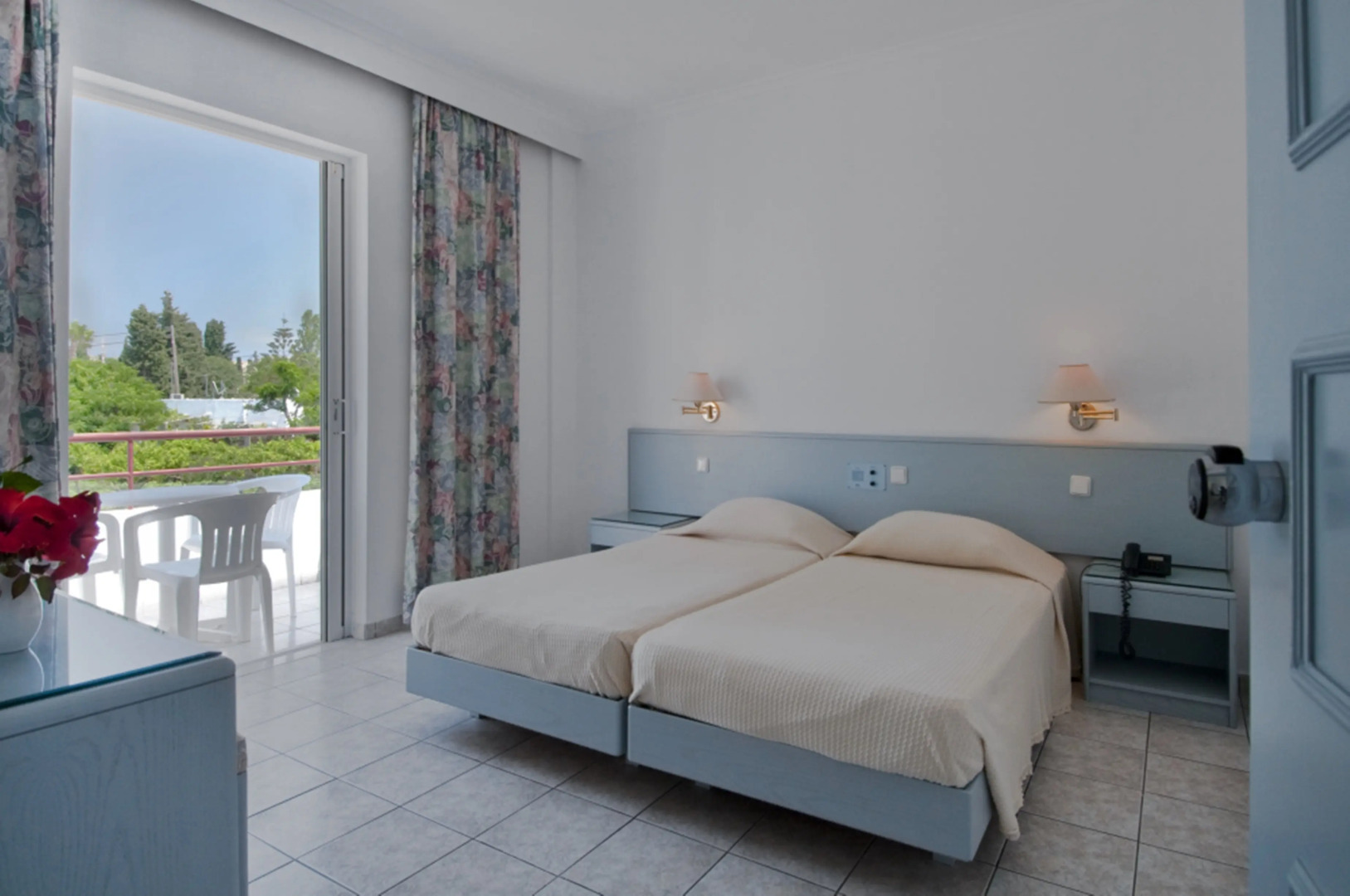 Alexandra Beach Hotel