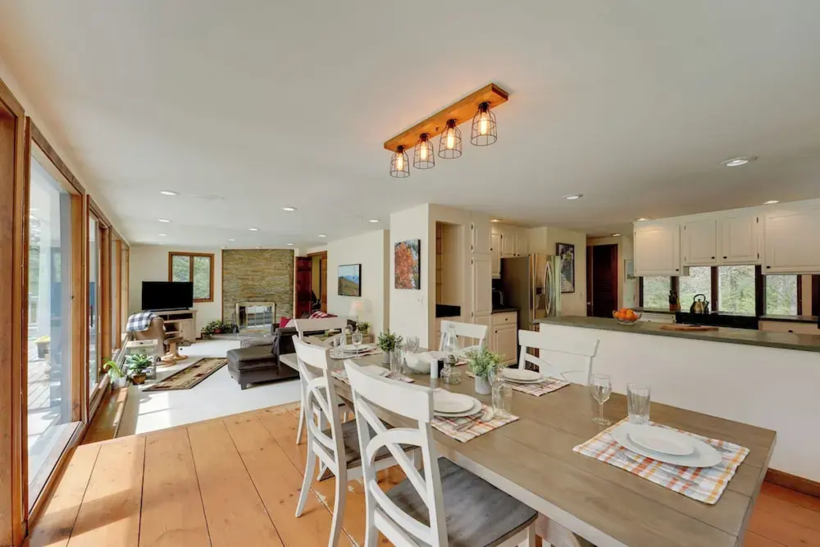 Mendon Home w/ Hot Tub, Fire Pit & Near Skiing!