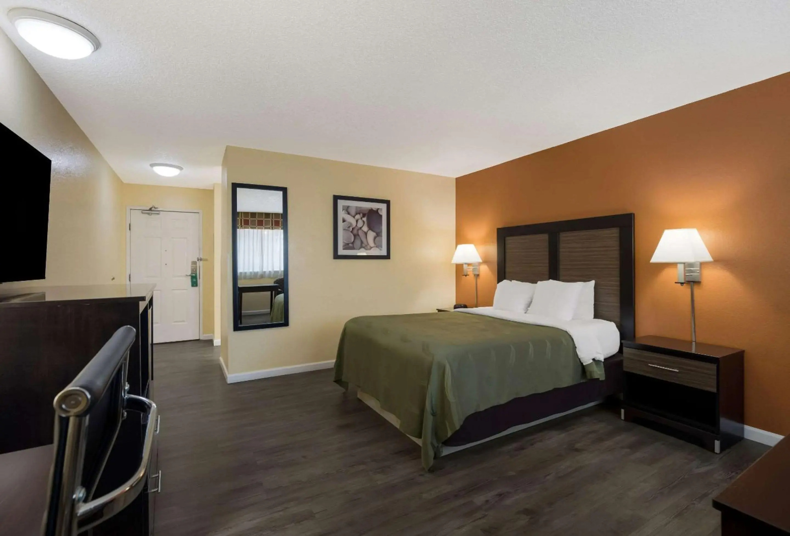 Quality Inn & Suites Medford Airport