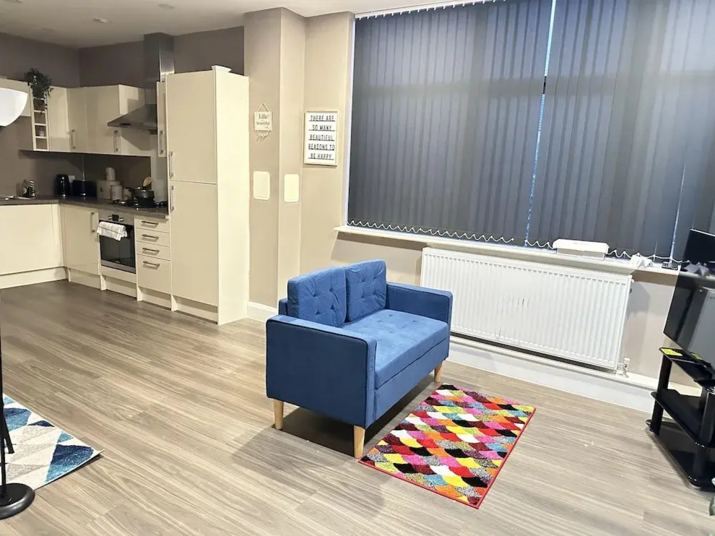 2 Bed Apartment - Sleeps 4 - Wifi - Parking