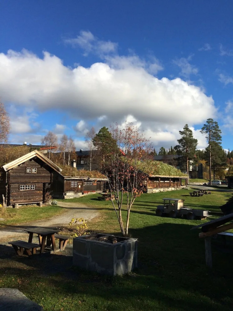 Raulandsakademiet og Vandrerhjem