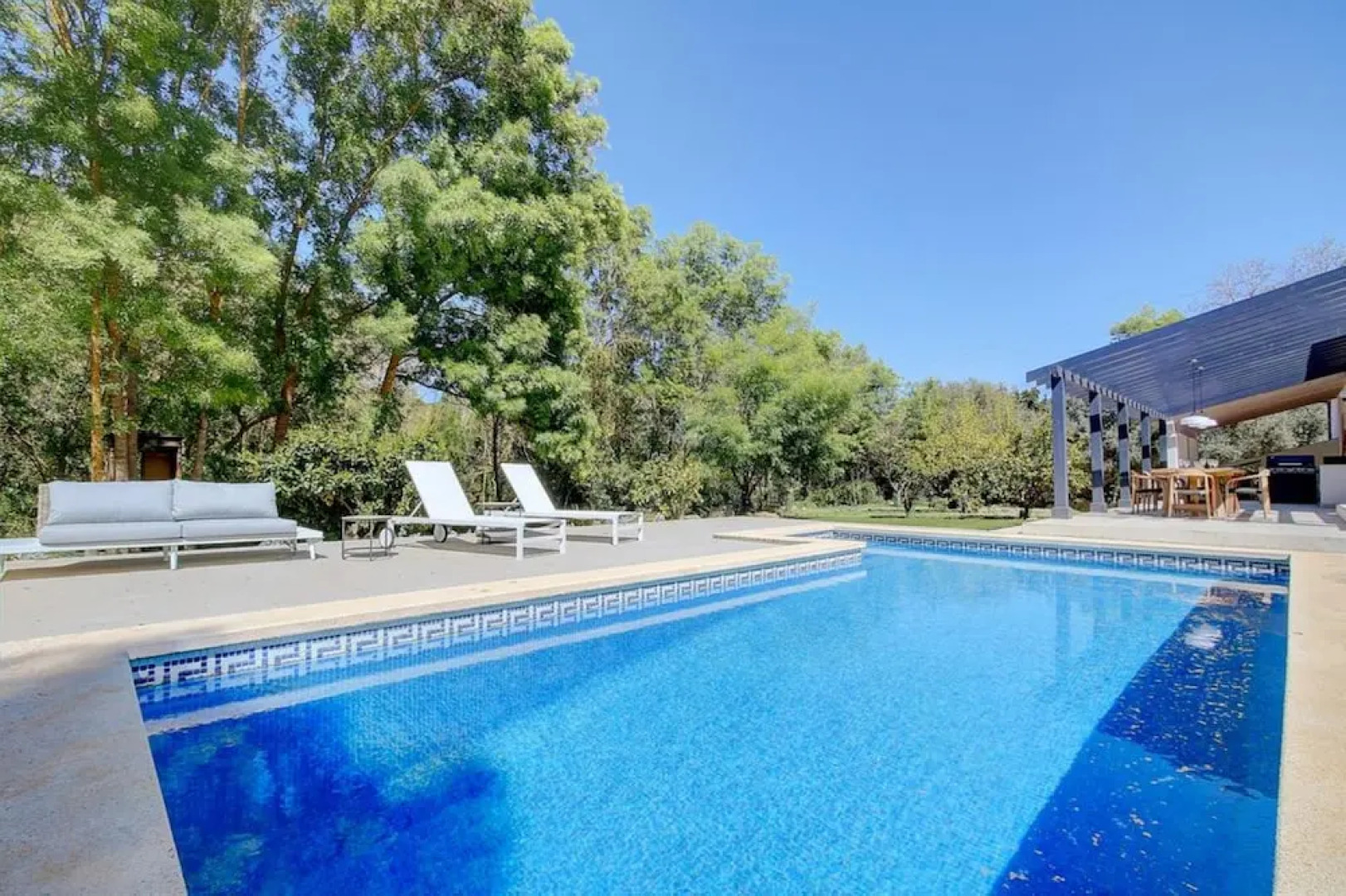 Villa - 4 Bedrooms with Pool and WiFi - 107785