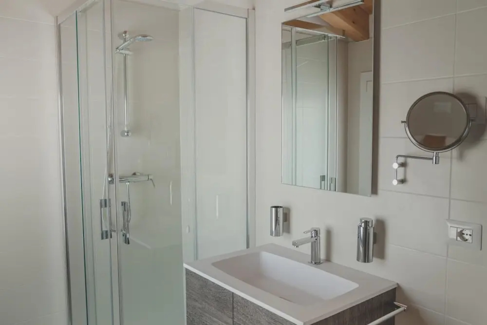 Terra Ferma Rooms & More