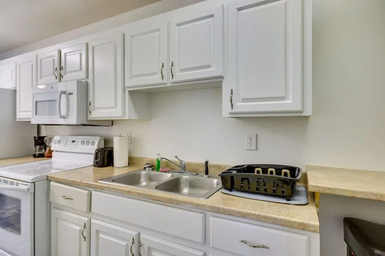 Quaint Orangeburg Townhome Near Hospitals & Campus