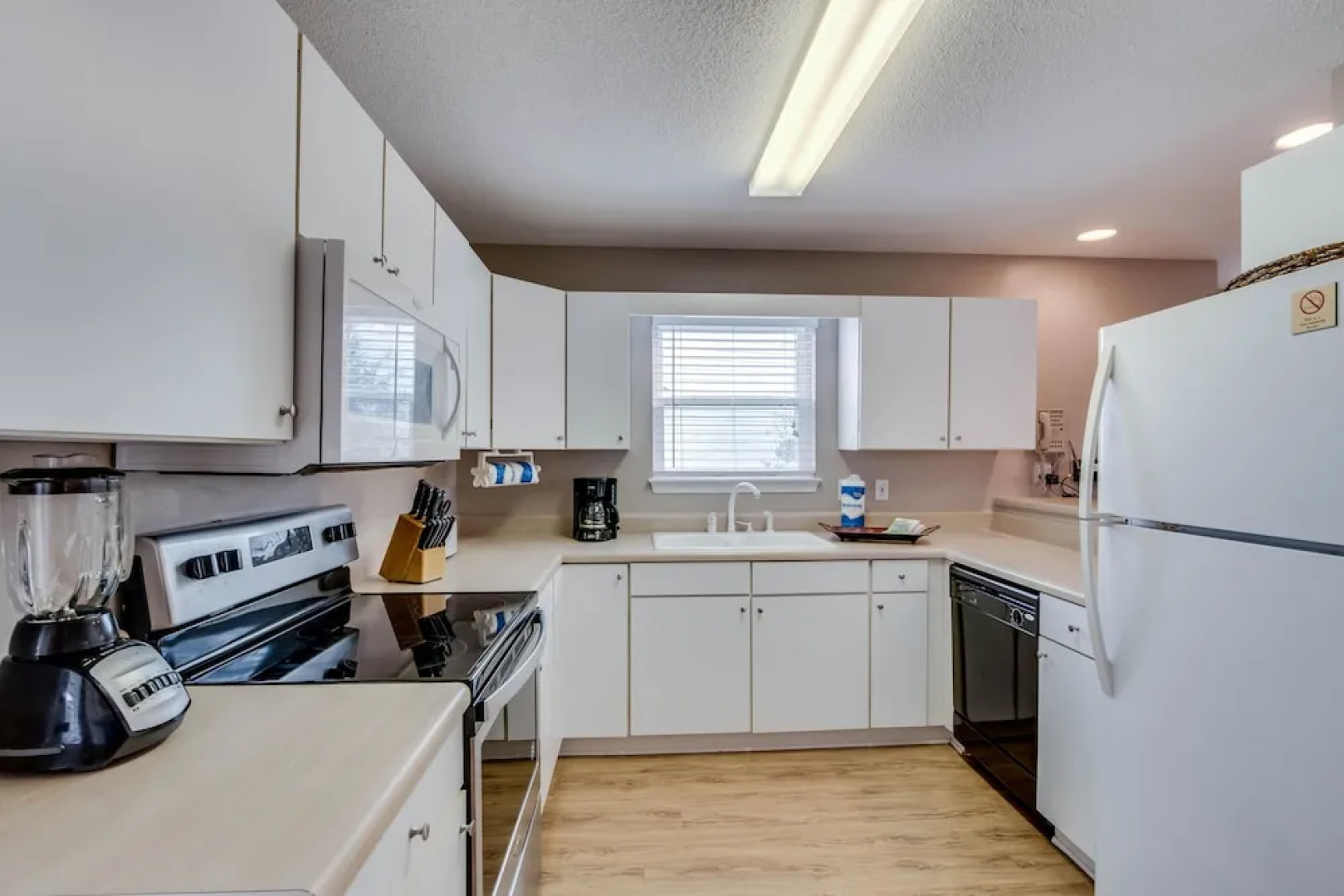 Summer Palace A 2 Bedroom Duplex by RedAwning