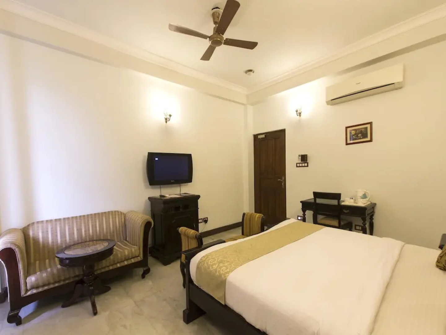 OYO 1211 Hotel Grand Horizon