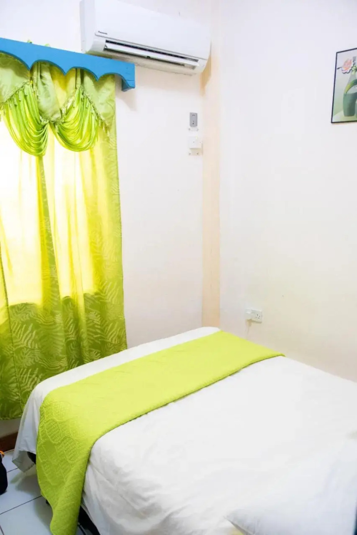 Tropical Breeze Guest House
