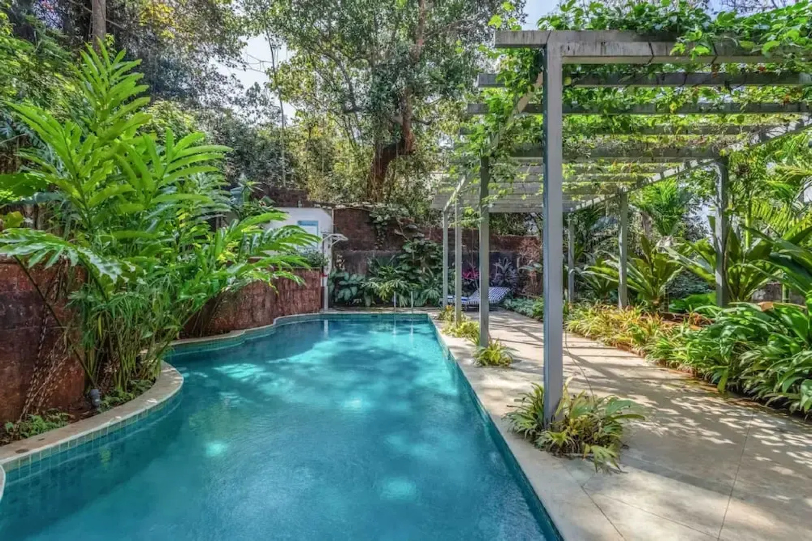 Stylish 2BR w Pool Near Candolim and Coco Beach