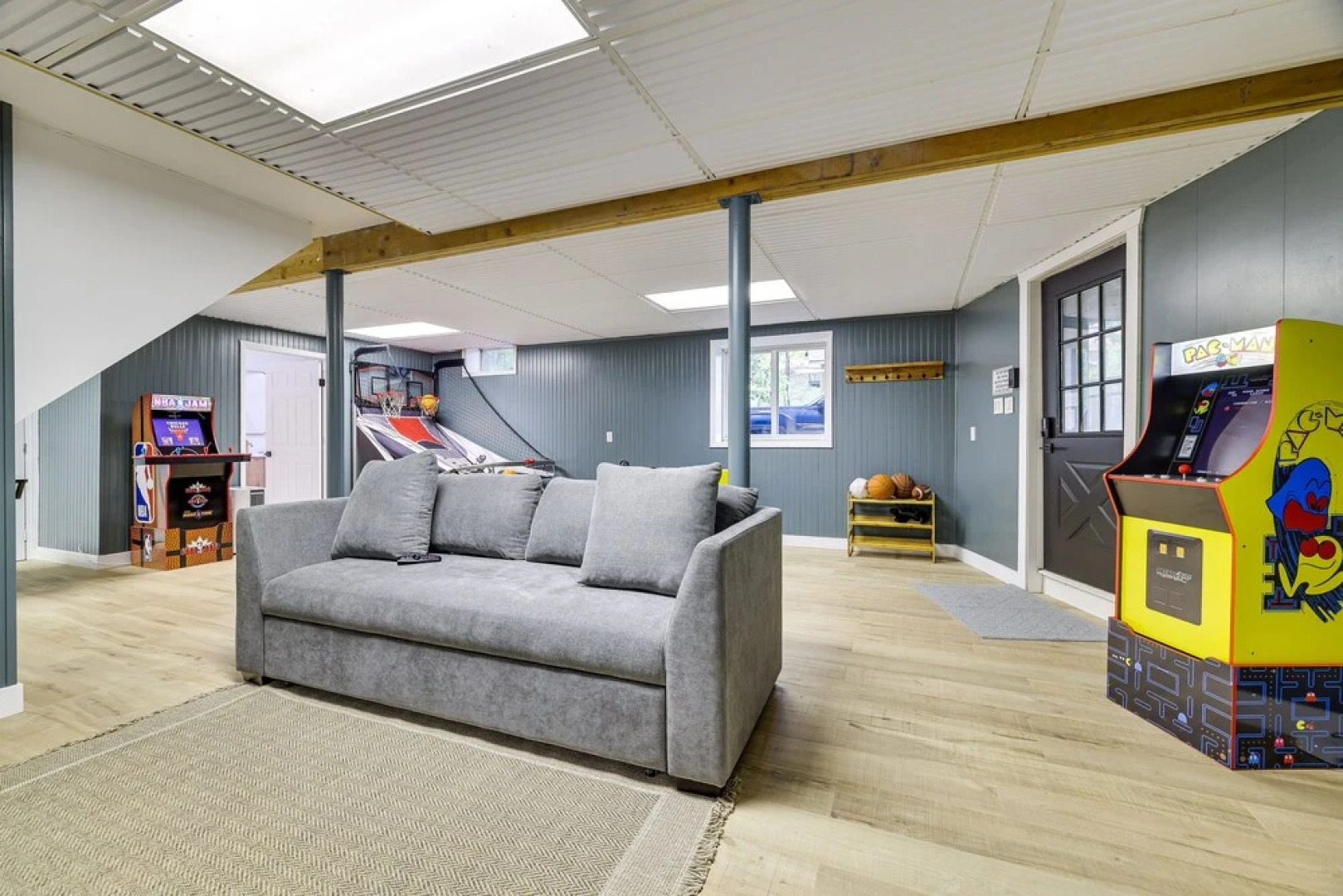 Lake Access, Fire Pit & Game Room: Poconos Gem