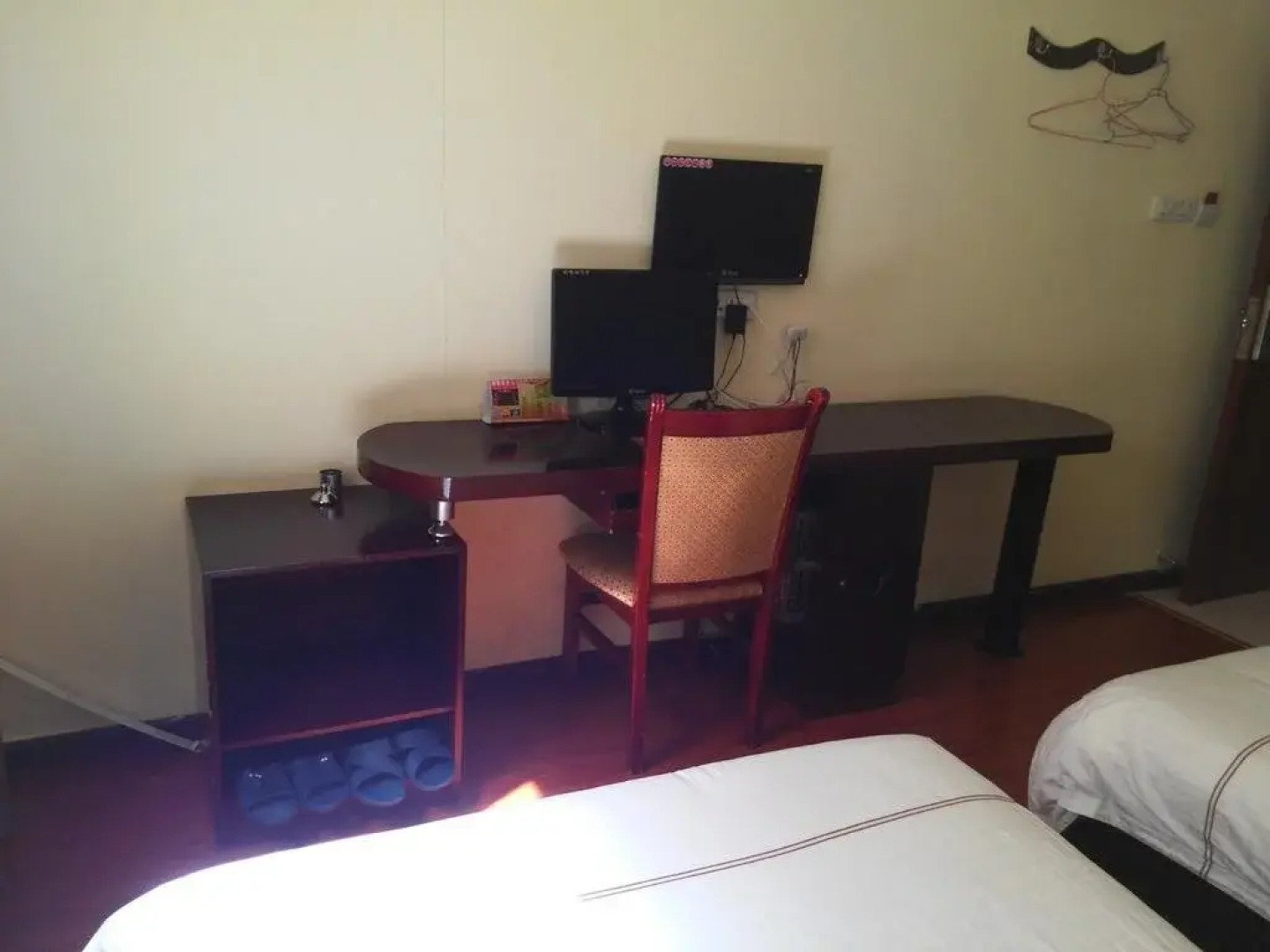 Tongxing Business Hotel