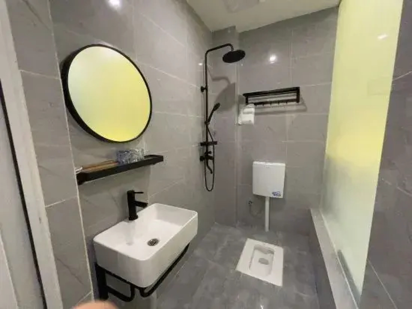 Kangding Wengmu Hot Spring Mountain Villa