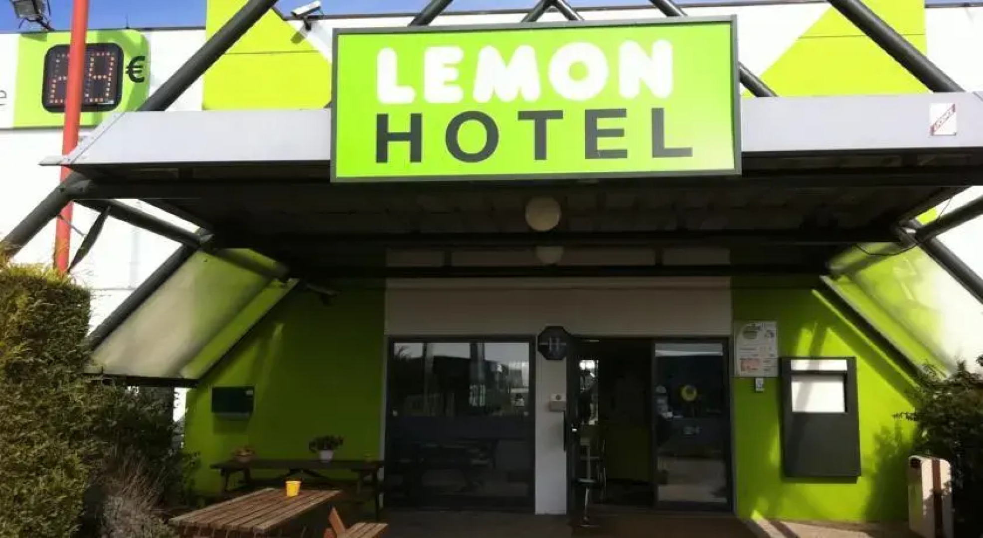 Lemon Hotel Dreux Chartres