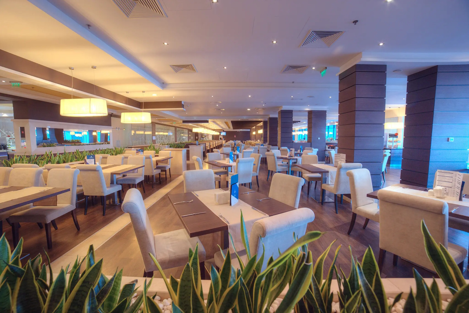 INTERNATIONAL Hotel Casino & Tower Suites