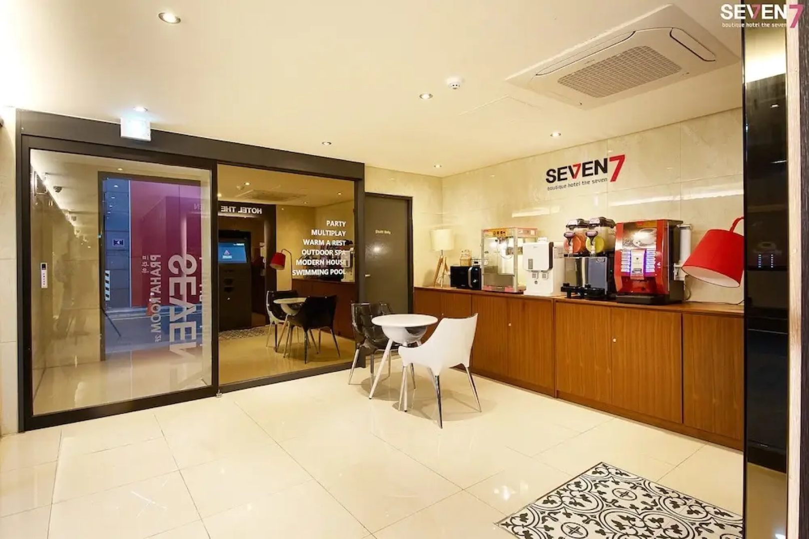 Seven Hotel