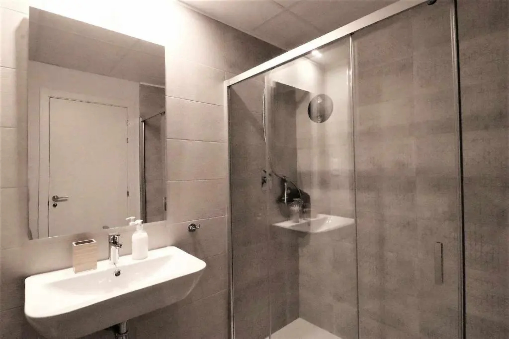 Casa de Femmie apartamento de lujo terraza jardín y piscina comunitaria