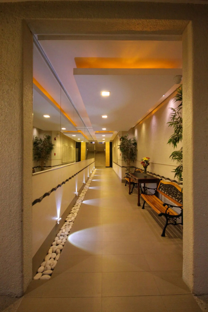 Court Meridian Hotel and Suites