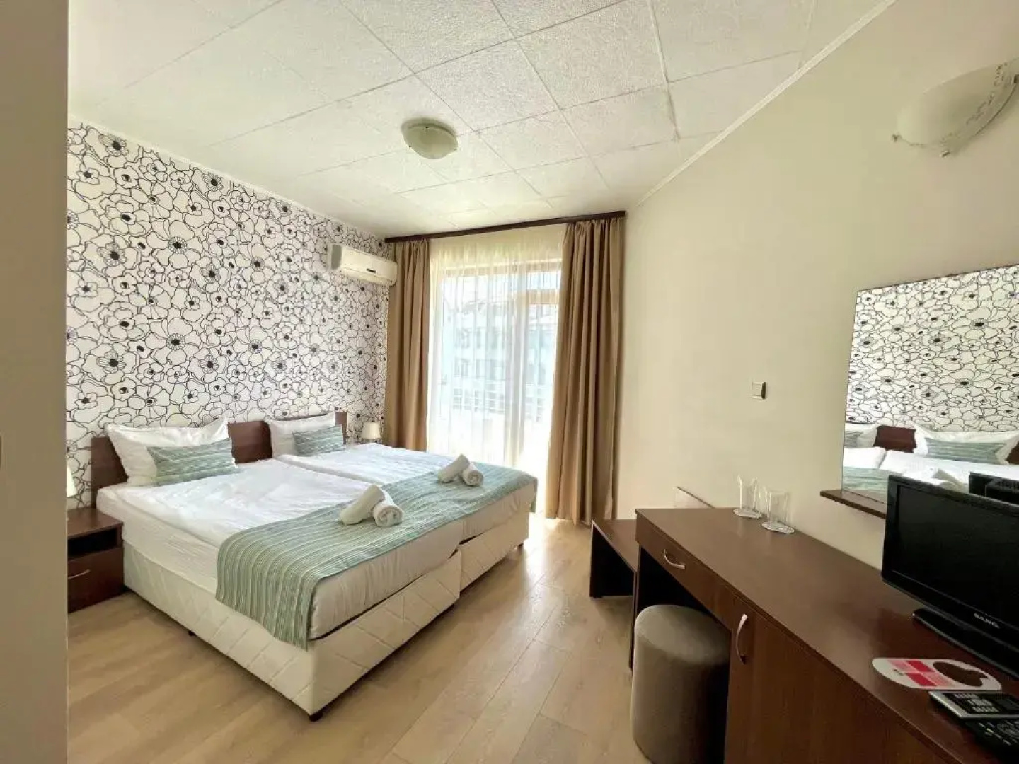 802, spacy apm with sea view.