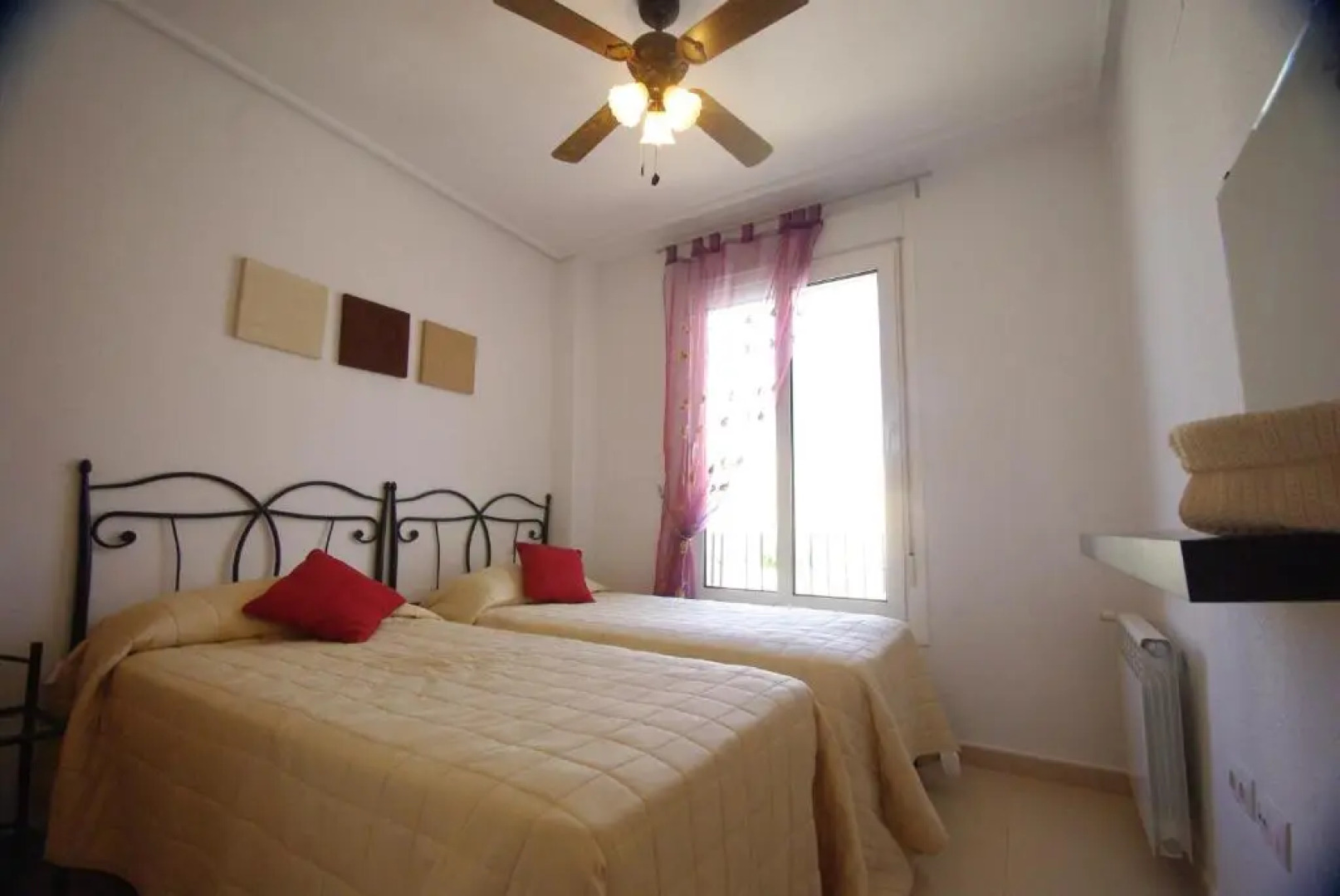 First Floor Apartment Near The Town Centre - AA511LT