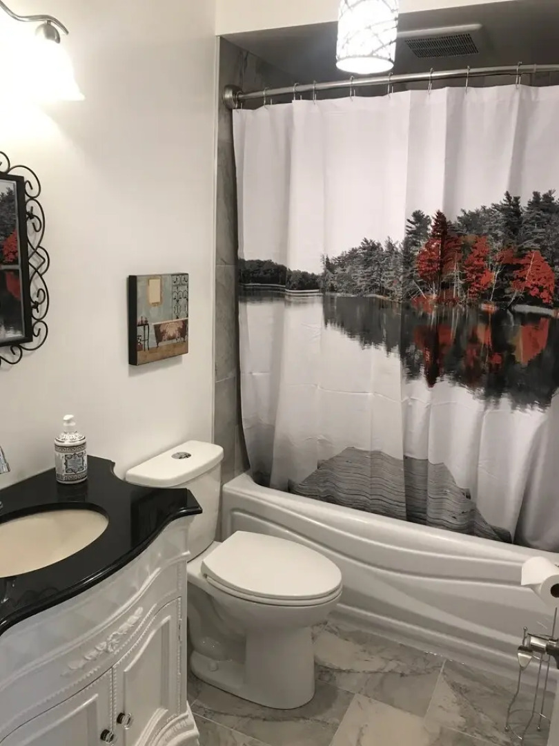 Esther's Place-Carleton Place Downtn Apartment