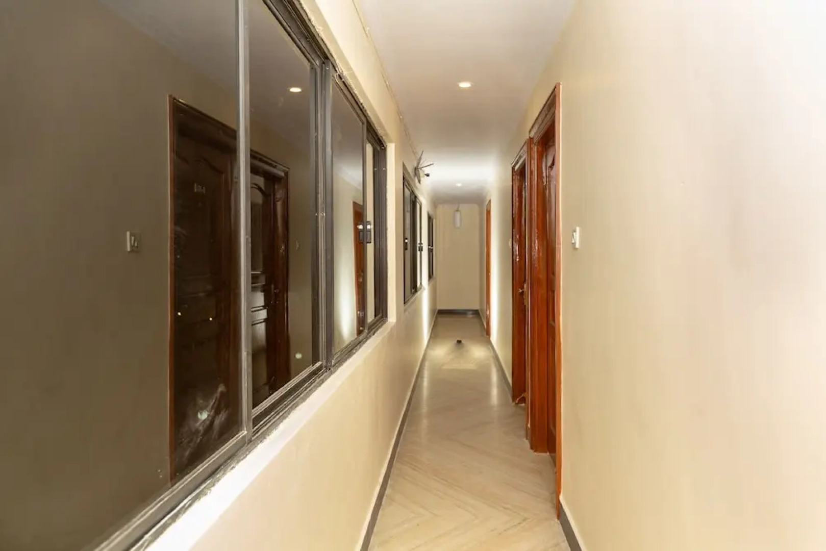 OYO 22105 Hotel Half Moon Inn