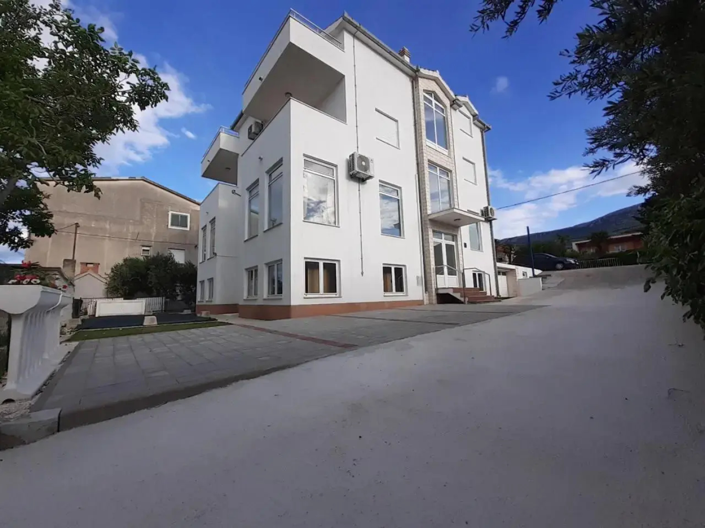 Apartments Karadza
