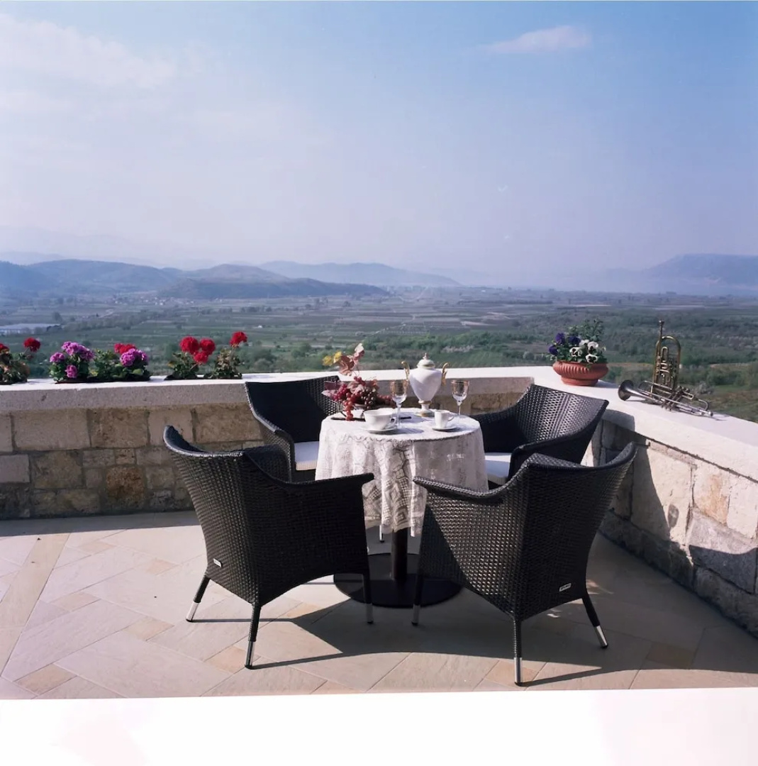 Leventis Art Suites