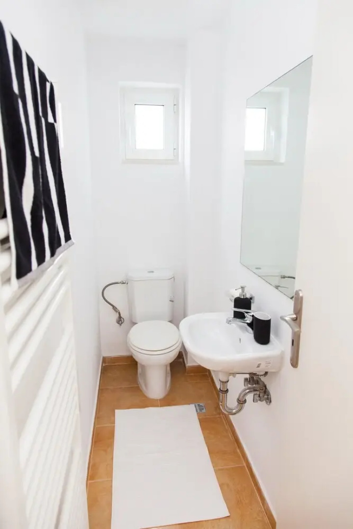 Modern Spacious APT 2BR in Rafina