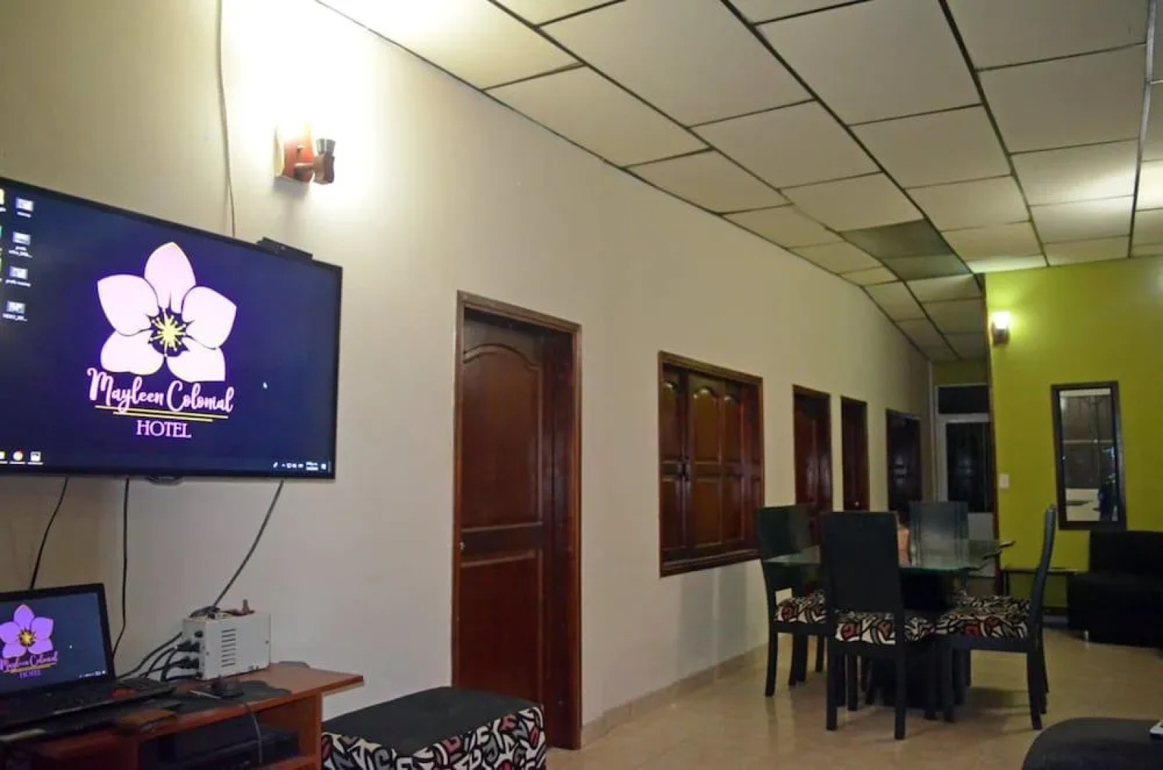 Mayleen Colonial Hotel