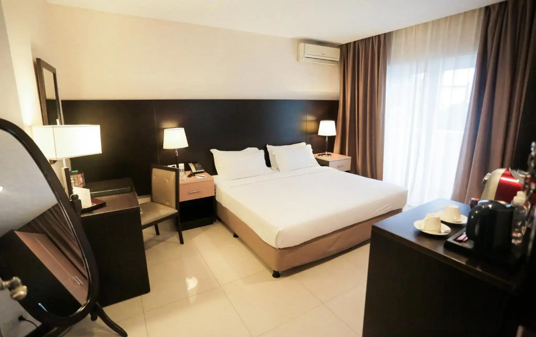 The Lake Hotel Tagaytay