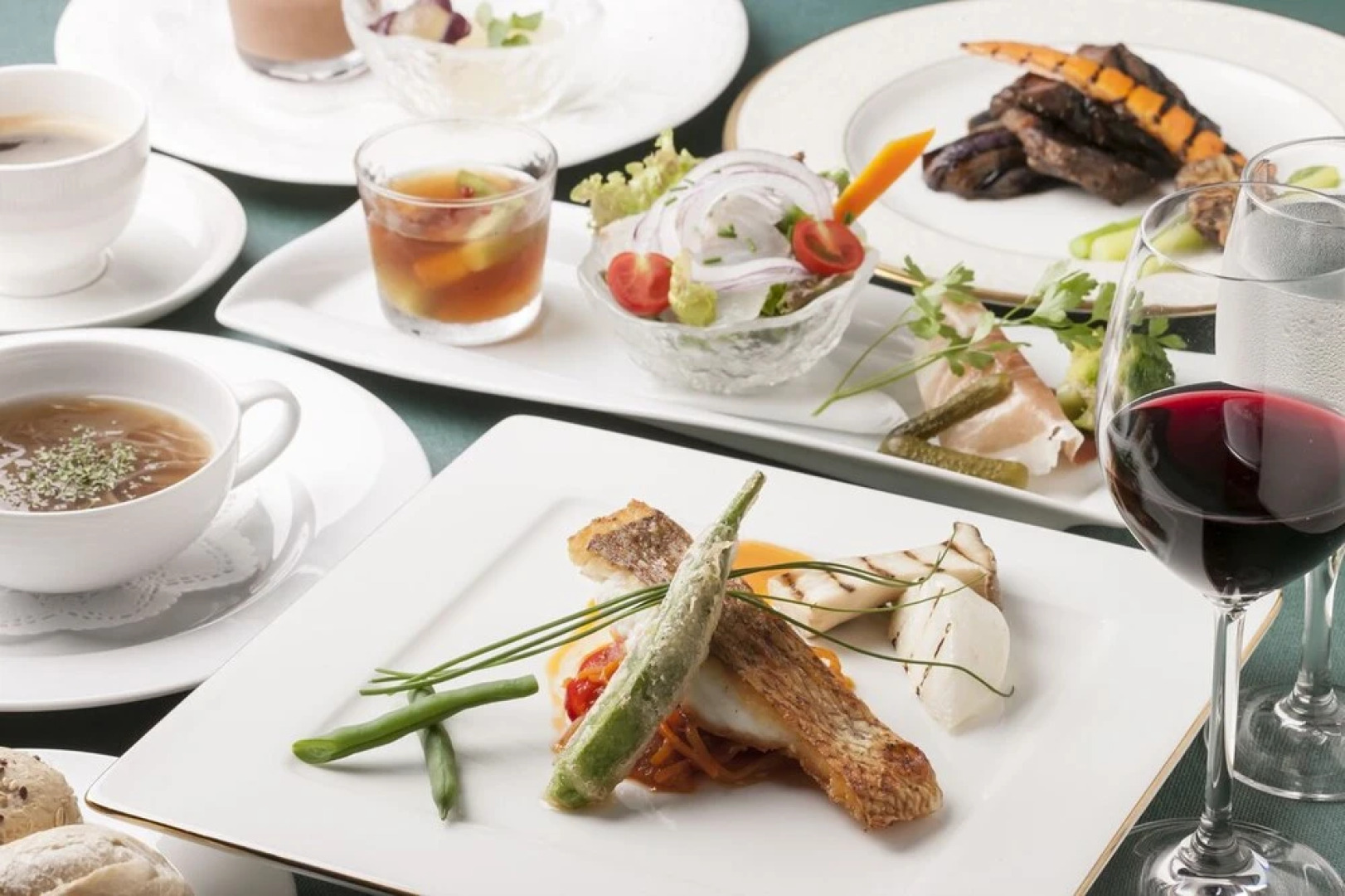 Petit Hotel & Restaurant Old Age