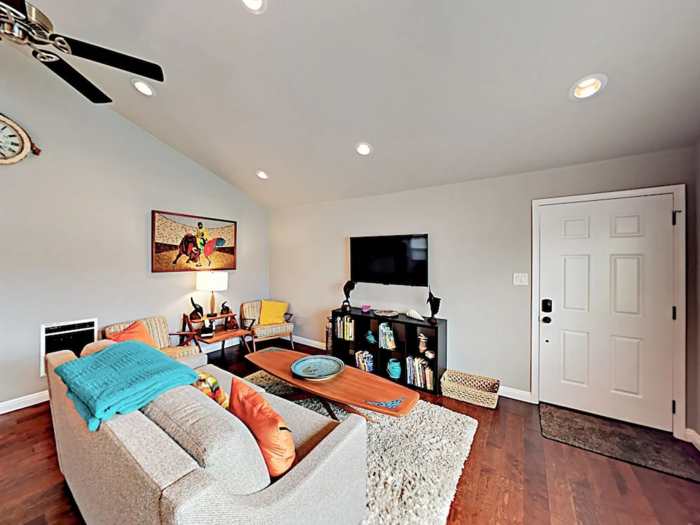 Bright 3BR Main Street El Segundo by RedAwning